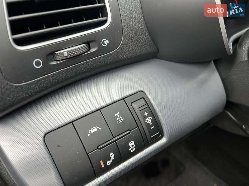 Внедорожник / Кроссовер Kia Sorento 2013 в Черновцах