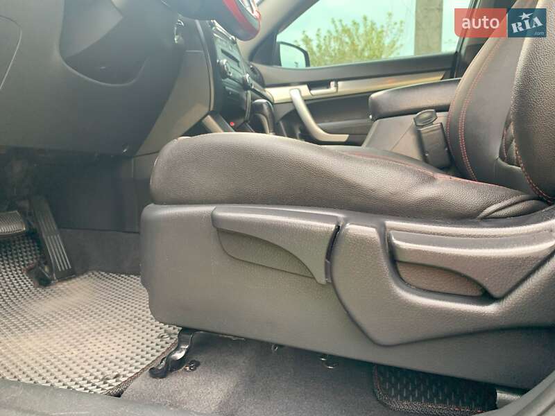 Позашляховик / Кросовер Kia Sorento 2011 в Чернігові