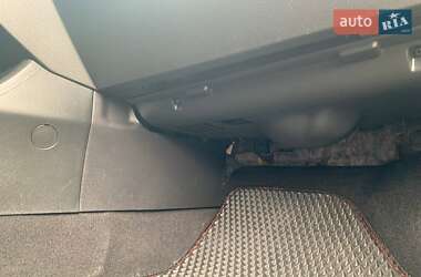 Внедорожник / Кроссовер Kia Sorento 2011 в 