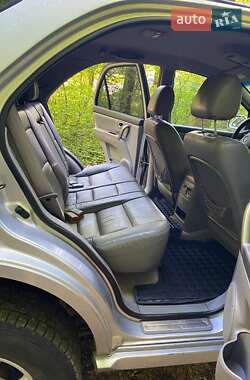 Позашляховик / Кросовер Kia Sorento 2005 в 