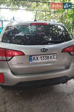 Позашляховик / Кросовер Kia Sorento 2013 в 