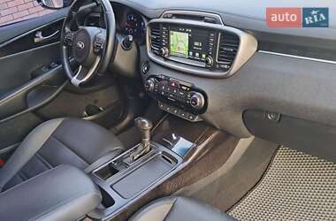 Позашляховик / Кросовер Kia Sorento 2017 в 