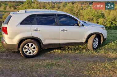 Позашляховик / Кросовер Kia Sorento 2013 в 