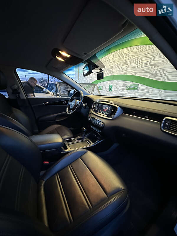 Внедорожник / Кроссовер Kia Sorento 2015 в Нововолынске