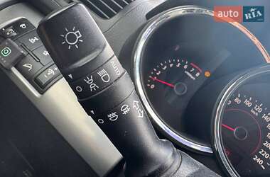 Внедорожник / Кроссовер Kia Sorento 2010 в 