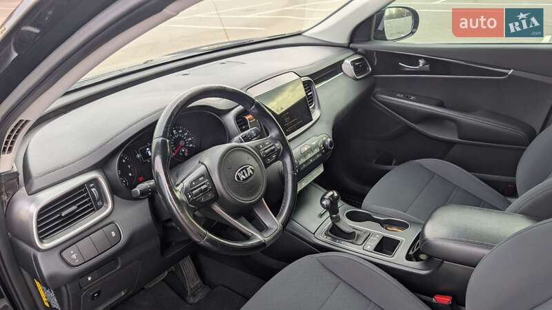 Позашляховик / Кросовер Kia Sorento 2015 в Києві