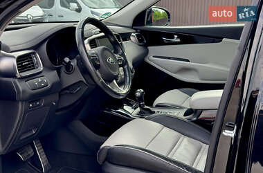 Позашляховик / Кросовер Kia Sorento 2017 в 