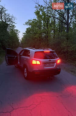 Позашляховик / Кросовер Kia Sorento 2012 в 
