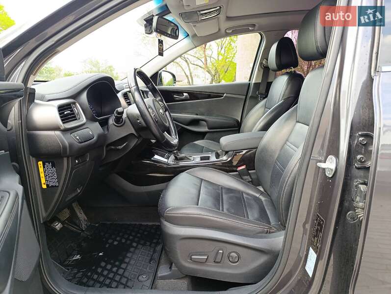 Внедорожник / Кроссовер Kia Sorento 2015 в Николаеве