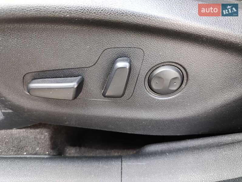 Внедорожник / Кроссовер Kia Sorento 2015 в Николаеве