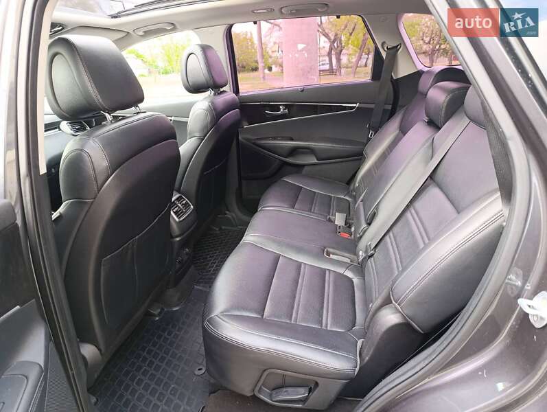 Внедорожник / Кроссовер Kia Sorento 2015 в Николаеве