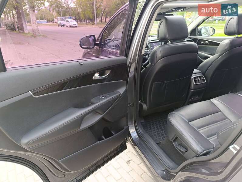 Внедорожник / Кроссовер Kia Sorento 2015 в Николаеве