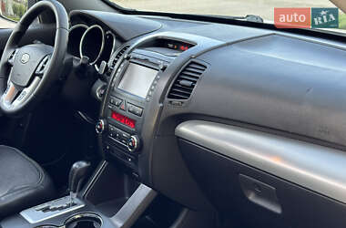 Внедорожник / Кроссовер Kia Sorento 2011 в 