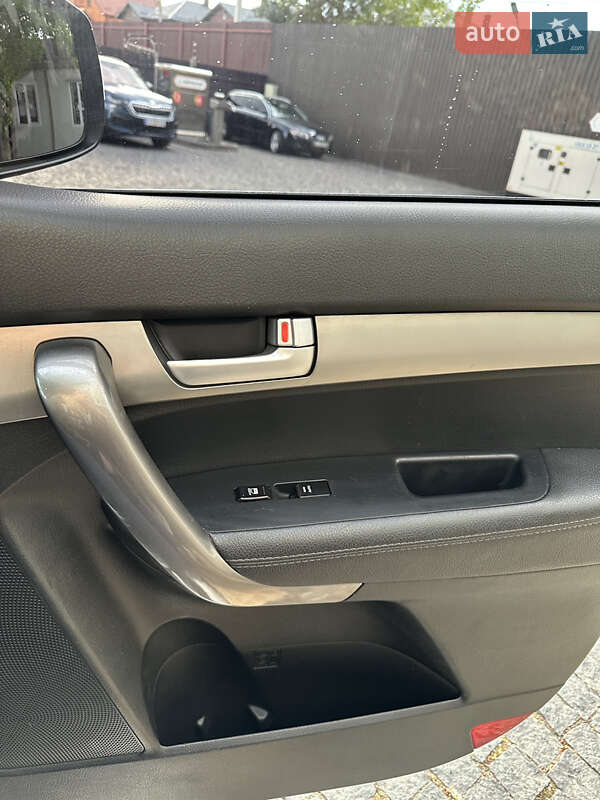 Позашляховик / Кросовер Kia Sorento 2012 в Києві