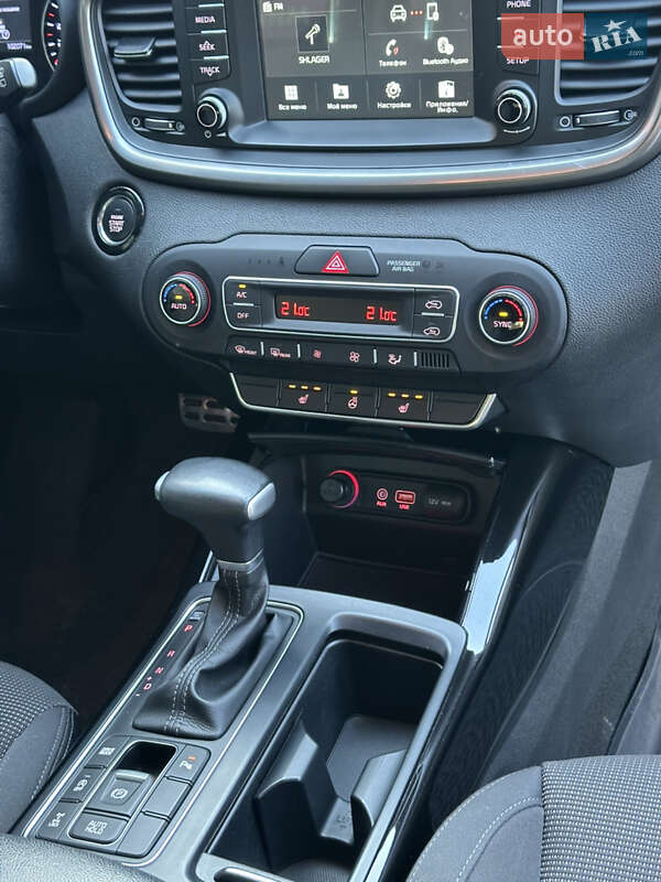 Внедорожник / Кроссовер Kia Sorento 2019 в Днепре