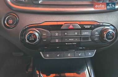 Внедорожник / Кроссовер Kia Sorento 2016 в 