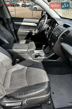 Позашляховик / Кросовер Kia Sorento 2011 в 
