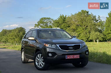 Позашляховик / Кросовер Kia Sorento 2012 в 