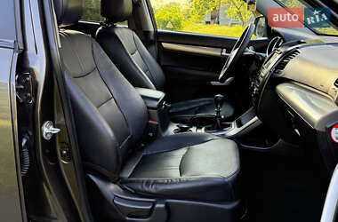 Позашляховик / Кросовер Kia Sorento 2012 в 