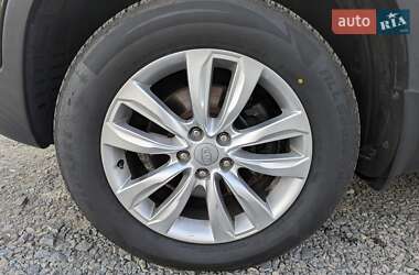 Позашляховик / Кросовер Kia Sorento 2011 в 