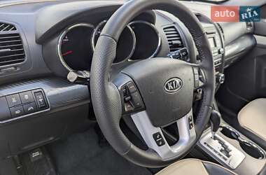 Позашляховик / Кросовер Kia Sorento 2011 в 