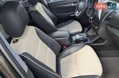 Позашляховик / Кросовер Kia Sorento 2011 в 