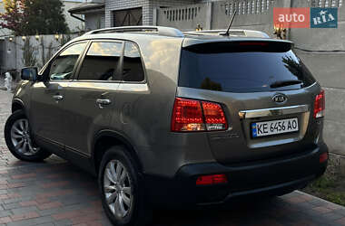 Позашляховик / Кросовер Kia Sorento 2012 в 