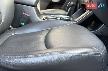 Позашляховик / Кросовер Kia Sorento 2012 в 