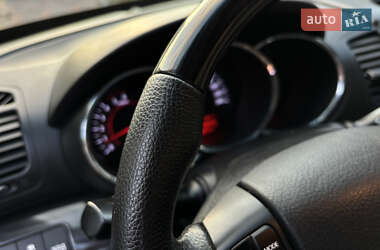 Позашляховик / Кросовер Kia Sorento 2012 в 