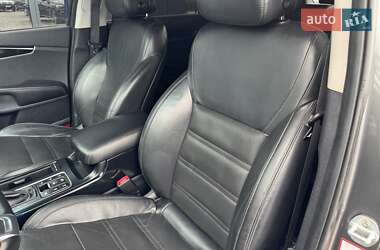 Позашляховик / Кросовер Kia Sorento 2016 в 