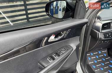 Позашляховик / Кросовер Kia Sorento 2016 в 