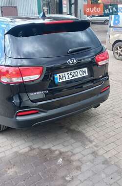 Позашляховик / Кросовер Kia Sorento 2015 в 