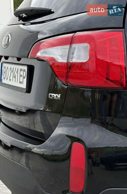 Позашляховик / Кросовер Kia Sorento 2012 в 