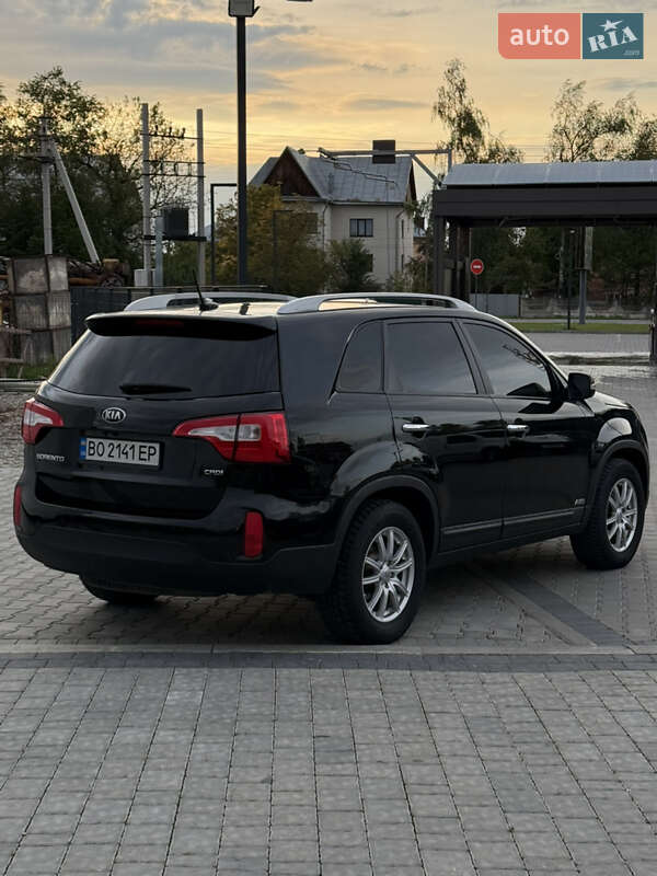 Позашляховик / Кросовер Kia Sorento 2012 в Івано-Франківську