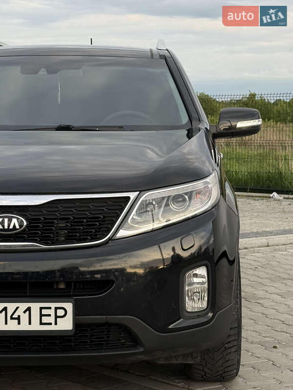 Позашляховик / Кросовер Kia Sorento 2012 в Івано-Франківську