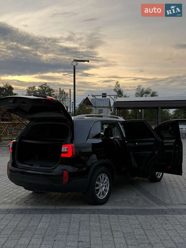 Позашляховик / Кросовер Kia Sorento 2012 в Івано-Франківську