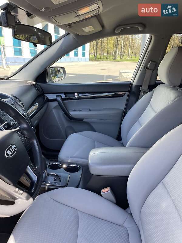 Позашляховик / Кросовер Kia Sorento 2010 в Кривому Розі