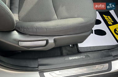 Внедорожник / Кроссовер Kia Sorento 2012 в 