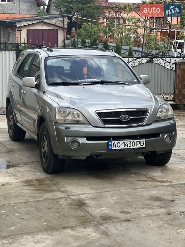 Позашляховик / Кросовер Kia Sorento 2003 в Тячеві