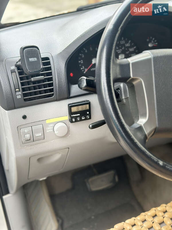 Позашляховик / Кросовер Kia Sorento 2003 в Тячеві