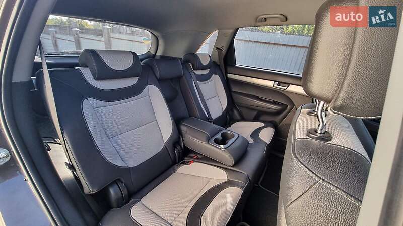 Внедорожник / Кроссовер Kia Sorento 2012 в Днепре