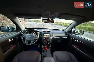 Позашляховик / Кросовер Kia Sorento 2013 в 