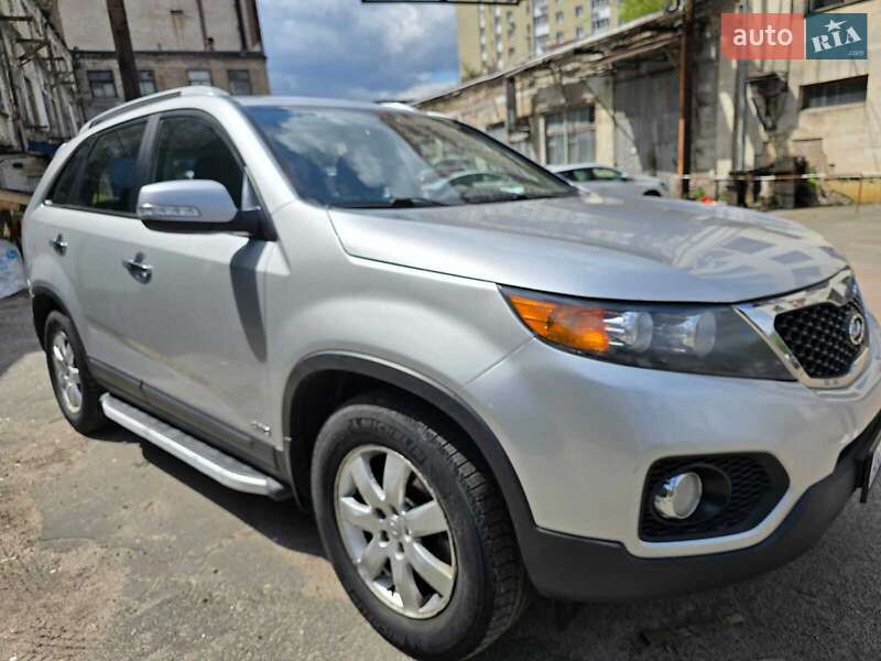 Внедорожник / Кроссовер Kia Sorento 2010 в 