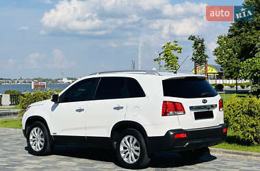Позашляховик / Кросовер Kia Sorento 2011 в 