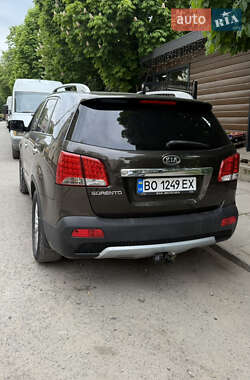 Позашляховик / Кросовер Kia Sorento 2011 в 