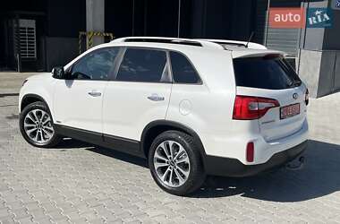 Позашляховик / Кросовер Kia Sorento 2015 в 