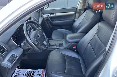 Позашляховик / Кросовер Kia Sorento 2015 в 