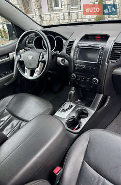 Позашляховик / Кросовер Kia Sorento 2012 в 