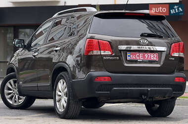 Позашляховик / Кросовер Kia Sorento 2010 в 