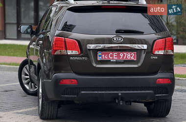Позашляховик / Кросовер Kia Sorento 2010 в 